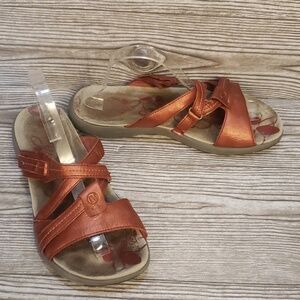Merrell metallic copper open toe woman sandals size 10
